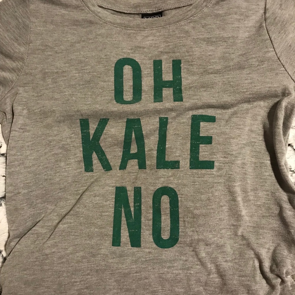 fitted graphic tee 💚